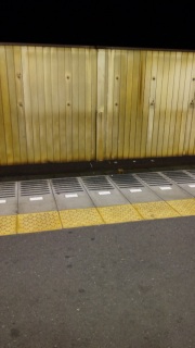 ���ʓd��